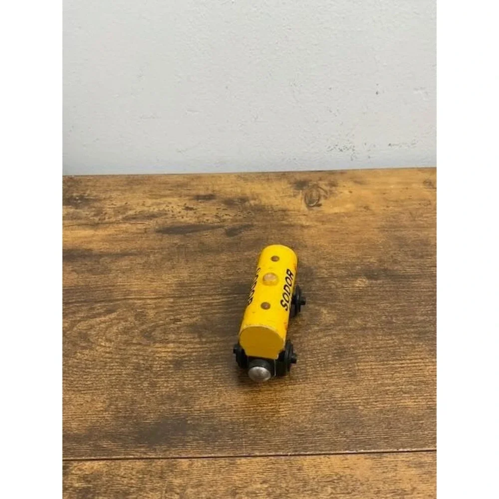 Thomas Wooden Railway Sodor Fuel Tanker‎ Car Yellow 1997 Learning Curve Used